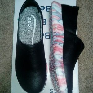 Like new klogs nurse shoes size 7.5